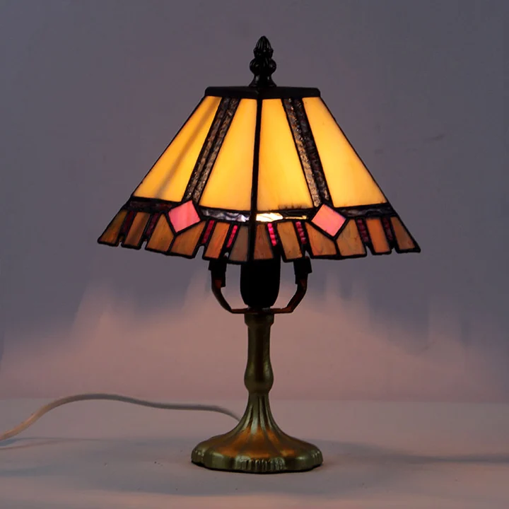 Abajur Tiffany Vitral | Olívia Harmonia
