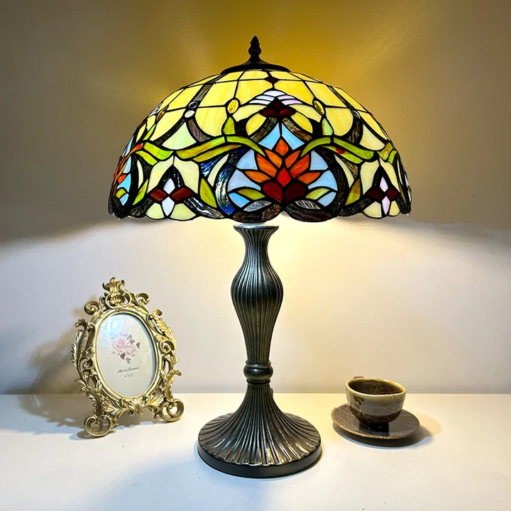 Abajur Tiffany Vitral 16" | Riviera Cristal