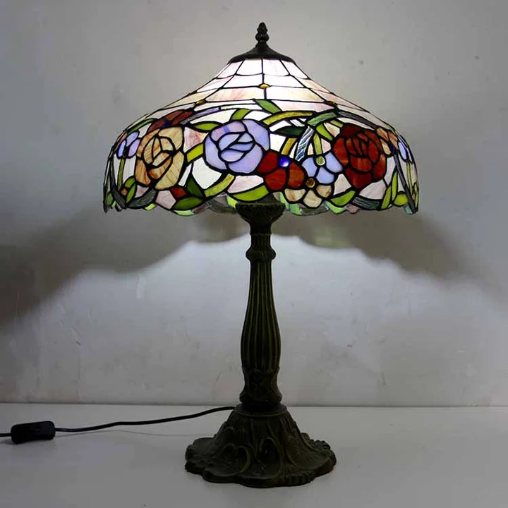 Abajur Tiffany Vitral 16" | base de zamac | Âmbar Eterna