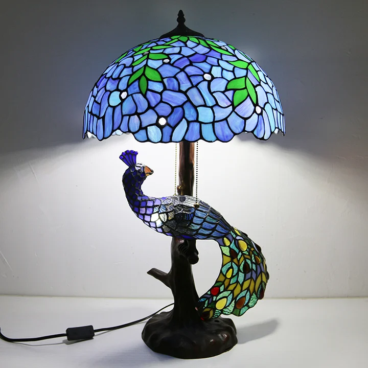Abajur Tiffany Pavão 16" | base de pavão e árvore | Olívia Provence
