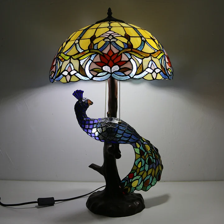 Abajur Tiffany Pavão 16" | base de pavão e árvore | Toscana Radiante