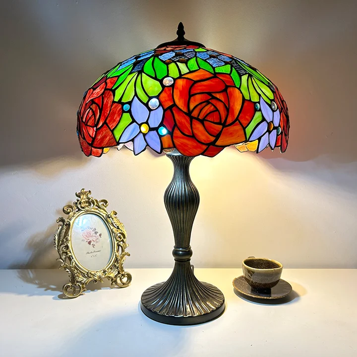 Abajur Tiffany Rosas 16" | Neroli Noturna