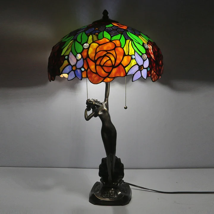 Abajur Tiffany Rosas 16" | base de cobre | Celeste Real
