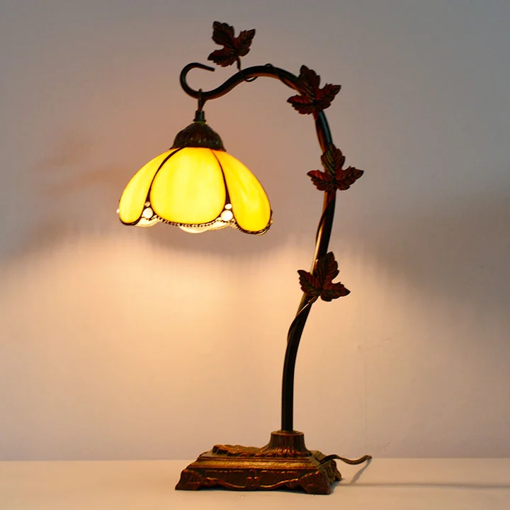 Abajur Tiffany Folhagens 8" | base de metal | Amélie Jardins