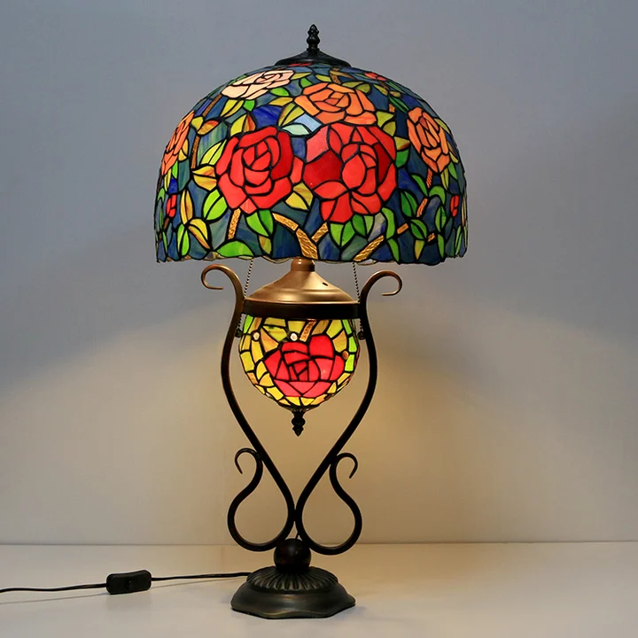 Abajur Tiffany Rosas 16" | base iluminada
