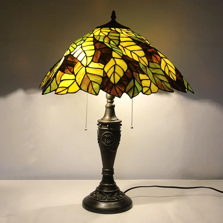 Abajur Tiffany Folhagens 20"