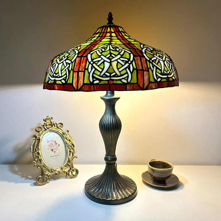 Abajur Tiffany Vitral 16"