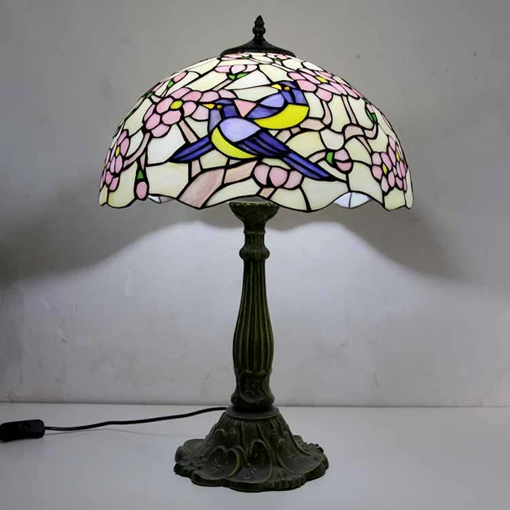 Abajur Tiffany Vitral 16" | base de zamac | Olívia Jardins