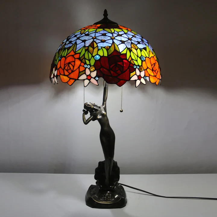 Abajur Tiffany Rosas 16" | base de cobre | Âmbar Solar
